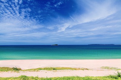 日本山口县牧滨海滨的夏日风光
