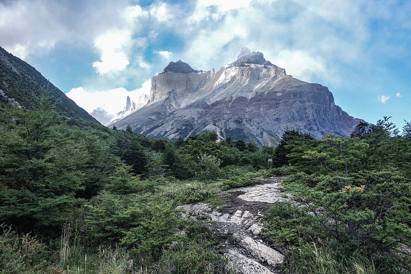 Cuerno校长和Torres del Paine国家公园的Valle Frances。智利巴塔哥尼