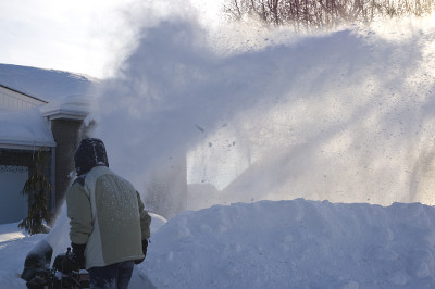用吹雪机