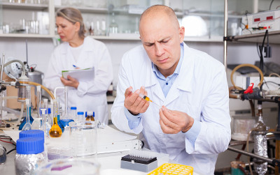 分析化学试剂的生物化学家