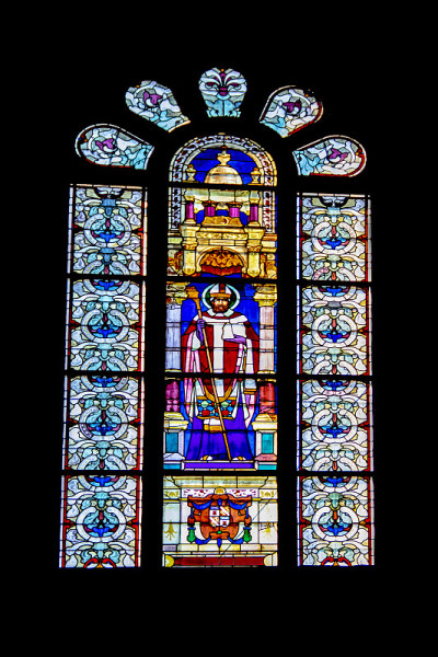 Sainte-Anne-d 'Auray。圣安妮大教堂的窗户。Morbihan。布列塔尼