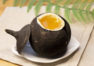 黑萝卜加蜂蜜。天然蜂蜜止咳糖浆。