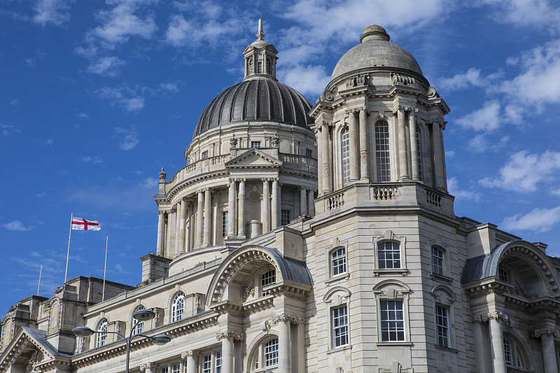 英国利物浦码头上的利物浦港建筑