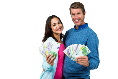夫妻展示金钱的肖像