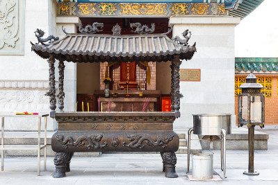 中国寺庙里的香壶