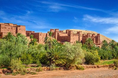 Kasbah Ait Ben Haddou在摩洛哥阿特拉斯山脉附近的沙漠中