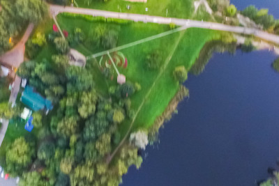 郊区公园和林间空地。郊区景色郊区。