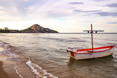Suan Son Pradipat海滩日落在Prachuap Khiri汗，泰国
