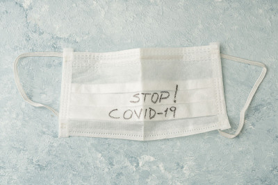 防COVID-19冠状病毒健康口罩，有拷贝空间