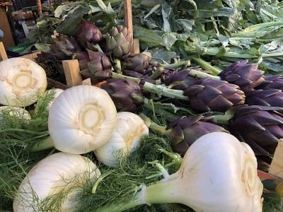 意大利西西里的巴勒莫蔬菜市场蔬菜水果市场水果市场每周市场巴拉罗-茴香洋蓟