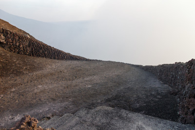 玛雅火山在阳光下的景色