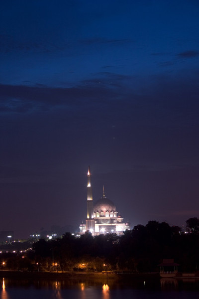 马来西亚吉隆坡的kampung jaya mosque报道。