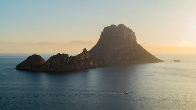 伊比沙岛(巴利阿里群岛，西班牙)的Es Vedra、Es Vedranell i els Illot