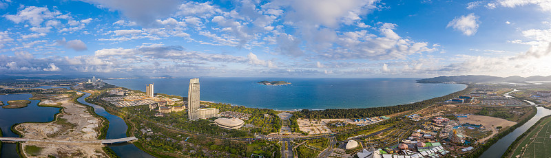 中国三亚海棠湾海岸线的全景