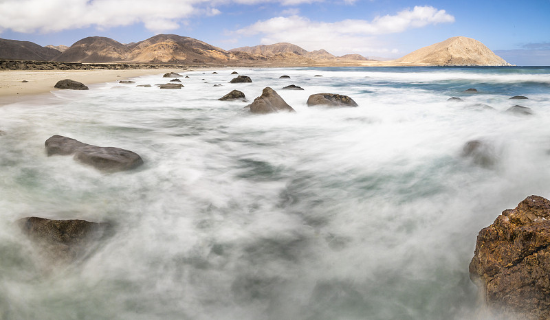 位于智利北部的“阿祖卡Pan de Azucar”国家公园里的“Playa Blanca”，阿塔卡马