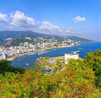 热海市和相模湾的景色
