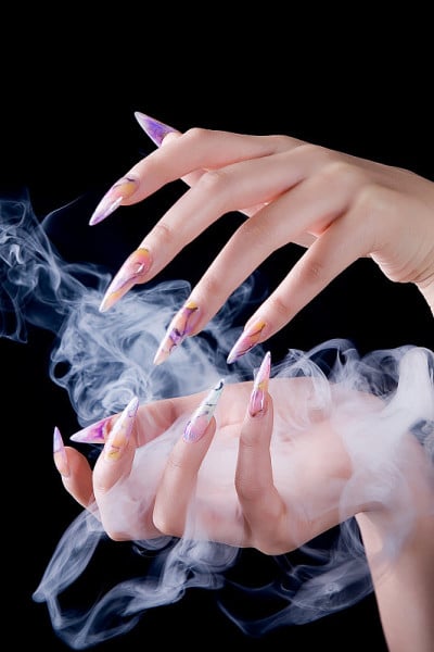 女性指甲，用指甲艺术设计