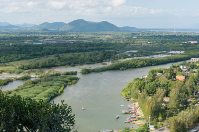 从khaochongkrajok看，Prachuap Khiri Khan城