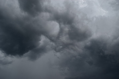 热带天空上积雨云的形成