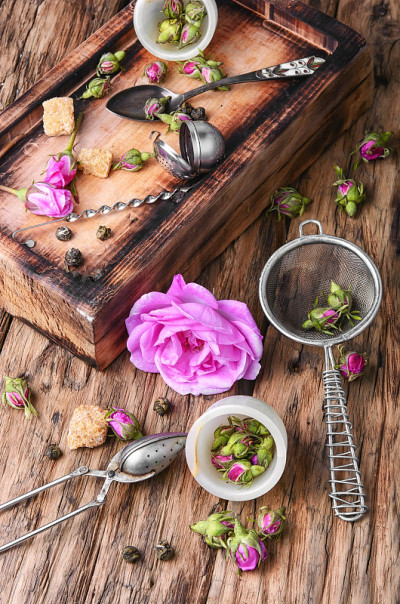 茶的花瓣是玫瑰