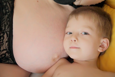 可爱的男孩和妈妈