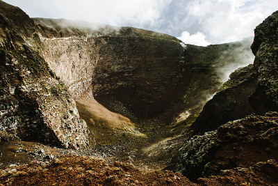 休眠维苏威火山口，那不勒斯，意大利