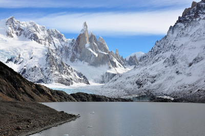 泻湖和塞罗托雷山