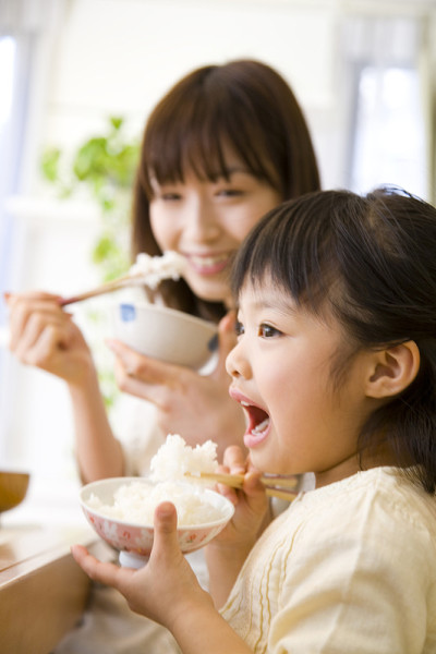 母女吃饭