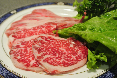 大蒜和牛肉，盐和胡椒/和牛肉，日本牛肉