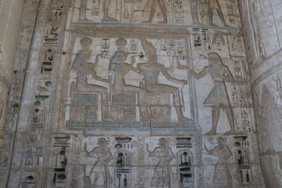 位于北非埃及卢克索国王谷的拉美西斯三世“Medinet Habu”的停尸寺