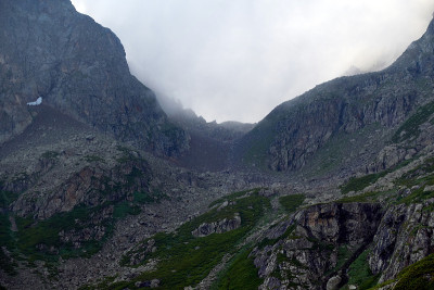 山口。山坡的景色。