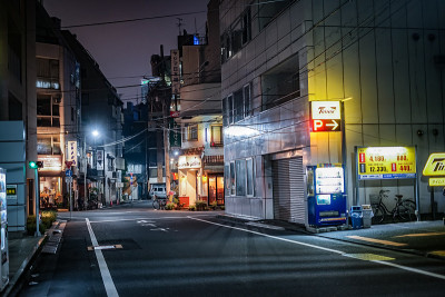 东京中央区的后街夜景