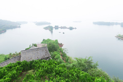 千岛湖的景观在雾天