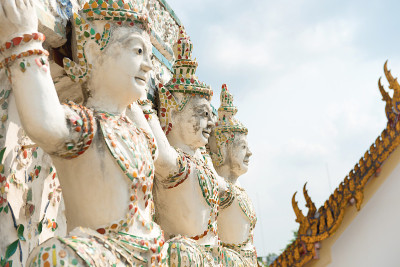 Wat Arun立面上的装饰元素