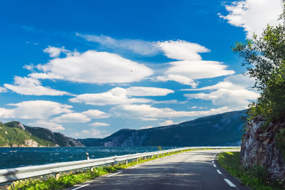 挪威峡湾夏季景观