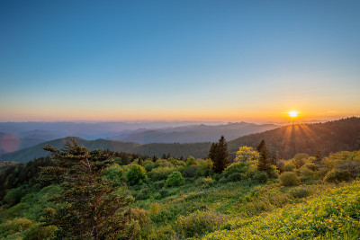 从蓝岭公园大道上的Cowee山俯瞰风景