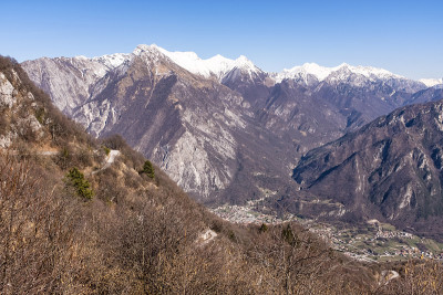 从蒙特·圣西蒙尼到文宗和朱利安·阿尔卑斯山的景色