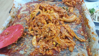 餐厅里的韩国辣菜