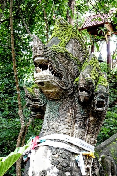 乌蒙寺或隧道寺-必须参观独特的寺庙清迈