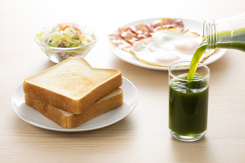 早餐和蔬菜汁