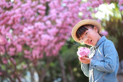 微笑的亚洲女孩