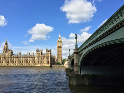 英国伦敦的大本钟和国会大厦。