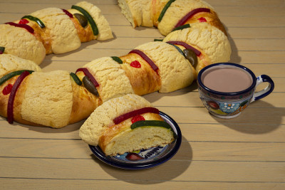 美味的rosca de reyes墨西哥传统。