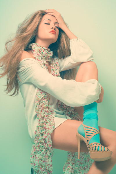 美丽的年轻女子
