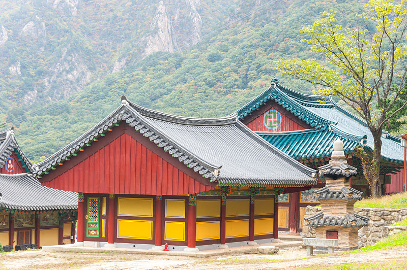 在雪岳山国家建造佛教寺庙