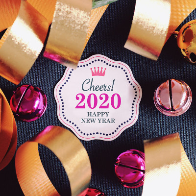 用装饰来迎接2020。
