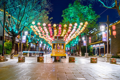 山东聊城市东昌古城街道夜景