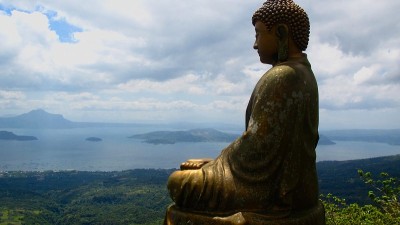 塔尔湖上的佛