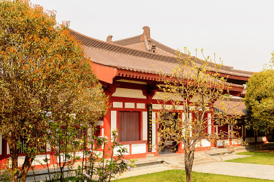 大雁塔建筑群的亭子之一，一座佛教宝塔，中国陕西省西安。它建于唐代652年。联合国教科文组织世界遗产