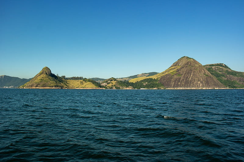 山丘和海景